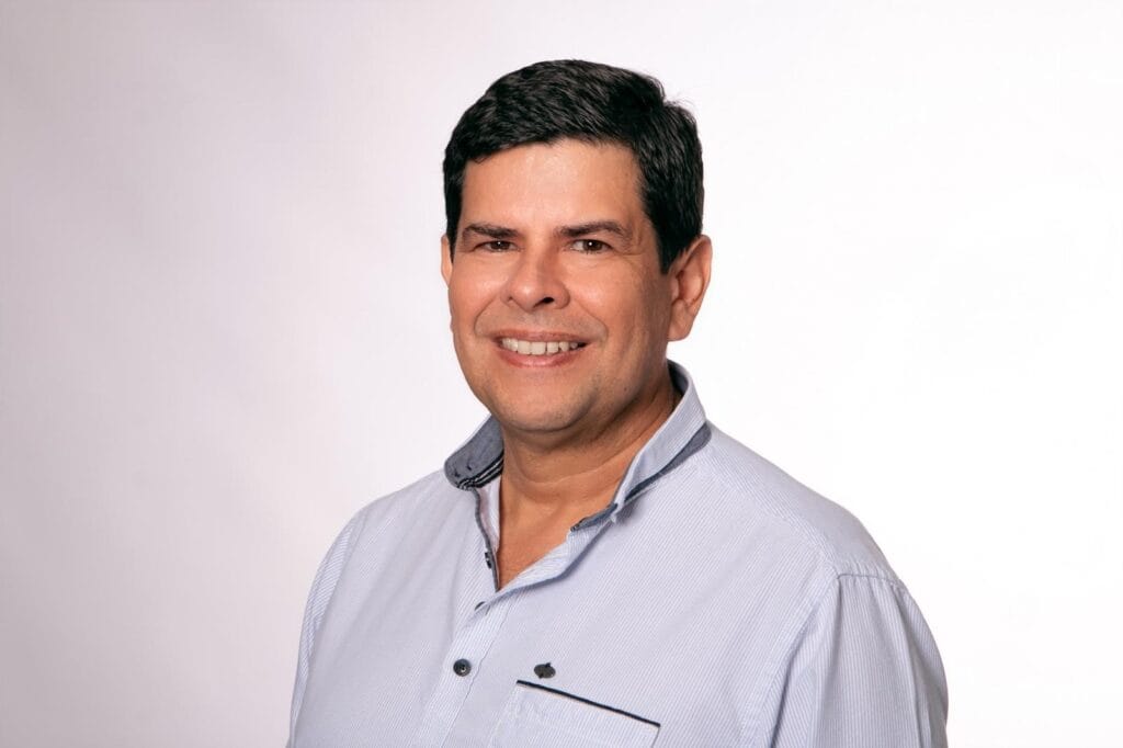 Stammzellentherapie und ACP-Therapie durch Dr. John Gomez